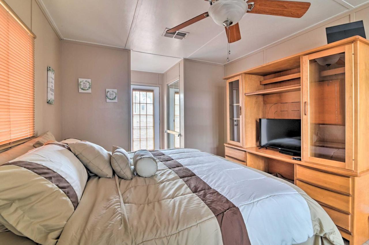 Pet-Friendly Auburndale House With Lake Views! Экстерьер фото